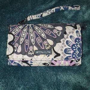 Vera Bradley Mimosa Medallion Tri-Fold RFID Wallet Smartphone‎ Wristlet